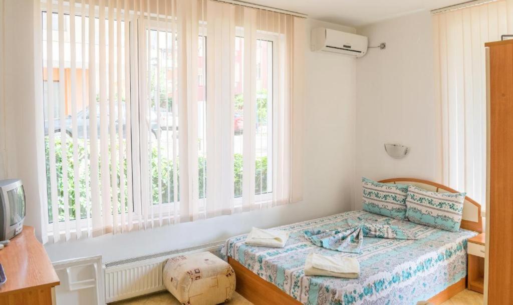 Guest House Eos Sozopol Exterior photo